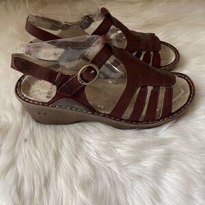 PW minor leather brown wedge adjustable Velcro strap sandals size 9